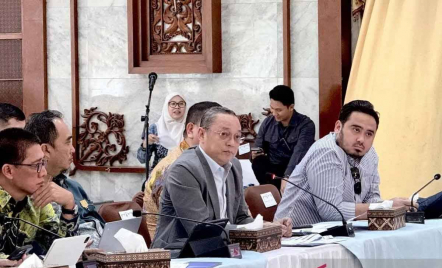 Deddy Sitorus DPR Soal Gibran Ajak ke IKN, Liburan dan Menyepi? - GenPI.co