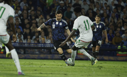 Lionel Messi Bisa Tembus 1.000 Gol Sebelum Pensiun, Kata Scaloni - GenPI.co
