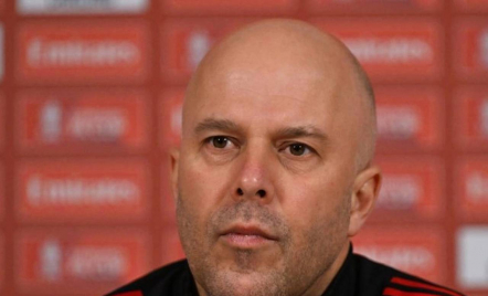 PSG Kalahkan Liverpool di Liga Champions, Arne Slot: Beruntung Cuma 2-0 - GenPI.co