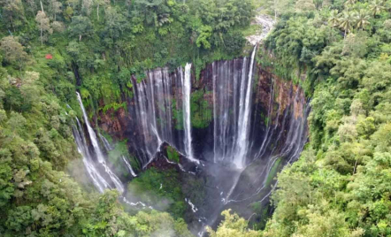 3 Rekomendasi Wisata Air Terjun, Tumpak Sewu yang Memesona - GenPI.co