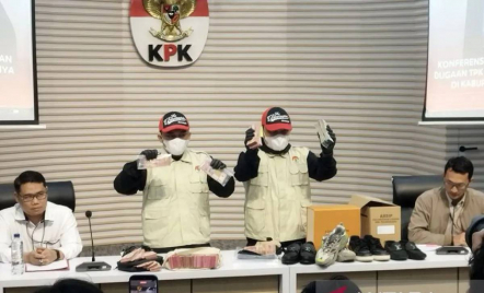 Uang Rp 335,4 Juta Disita dari OTT Bupati Tulungagung, Diduga Hasil Pemerasan OPD - GenPI.co