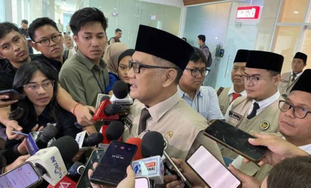 Menhaj Irfan Yusuf Tetap Bahas Wacana War Tiket Haji, Meski Dikritik DPR - GenPI.co