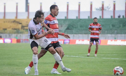 Persebaya vs Madura United, Laskar Sape Kerrab Antisipasi Kebangkitan Bajol Ijo - GenPI.co