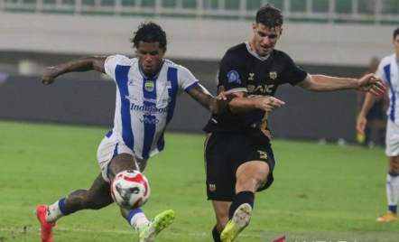 Persib Bandung Alihkan Fokus Lawan Arema FC, Seusai Diimbangi Dewa United - GenPI.co