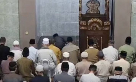 Viral Imam Masjid di Depok Meninggal saat Pimpin Salat Subuh - GenPI.co