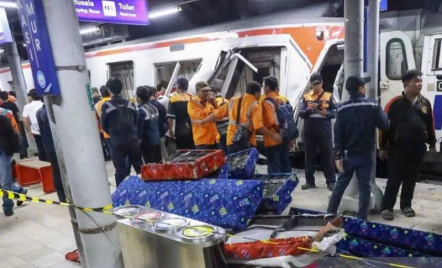 Tabrakan Kereta di Bekasi Timur, Diduga Ada Human Error dan Kendala Sistem - GenPI.co