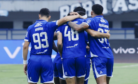Klasemen Super League Hari Ini: Persib Bandung ke Puncak, Persija Jakarta Posisi 3 - GenPI.co
