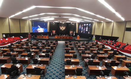 PTUN Batalkan UMP 2022, Begini Respons DPRD DKI Jakarta - GenPI.co