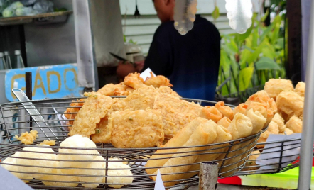 Selain Gorengan, Makanan Ini Ternyata Bisa Merusak Lambung - GenPI.co