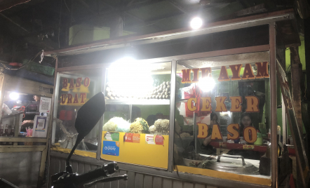 Pedagang Bakso Gading Serpong Tersenyum Meski Harga Daging Mahal - GenPI.co