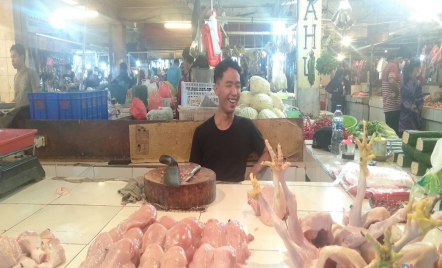 Harga Ayam Potong Ikut Meroket, Pembeli Teriak - GenPI.co