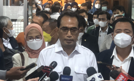 Menhub Budi Karya Bicara Kereta Cepat Jakarta-Bandung, Warga Indonesia Pasti Bangga - GenPI.co