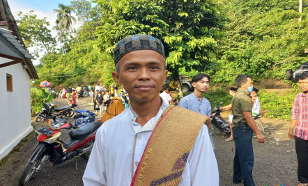 Tempuh Ratusan Km, Pria Bandung Ikut Lebaran Aboge di Banyumas - GenPI.co