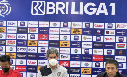 Bali United Dilempari Botol di Bandung, Pelatih Beri Pesan Menohok - GenPI.co