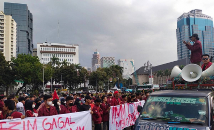 Massa IMM DKI Jakarta Teriak Jokowi Turun di Tengah Demo Tolak Kenaikan Harga BBM - GenPI.co