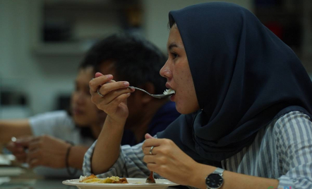 Tidak Disadari, Kebiasaan Makan Ini Picu Gejala Kolesterol dan Diabetes - GenPI.co