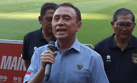 Iwan Bule Tak Ingin Komentar soal Pemecatan Shin Tae Yong oleh PSSI - GenPI.co