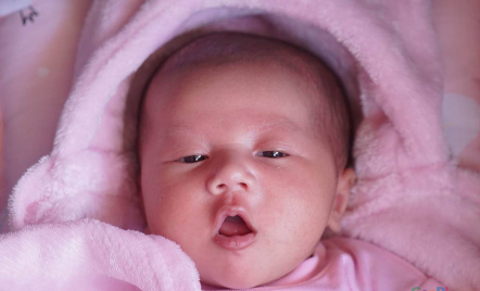 Tips Menangani Kenaikan Suhu Tubuh pada Bayi saat Tumbuh Gigi - GenPI.co