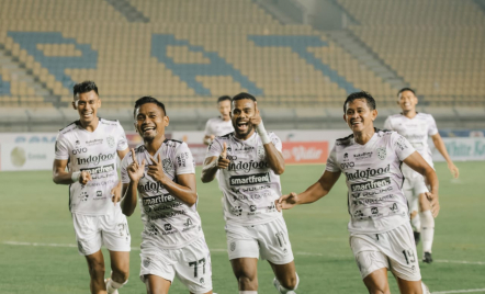 Hasil Piala Presiden Bali United vs Persebaya: Dendam Terbalaskan - GenPI.co Bali