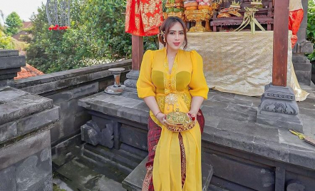 Profil Maharani Kemala Dewi, Crazy Rich dan Bidadari Bali - GenPI.co Bali