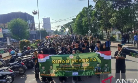 Ratusan Pesilat Cilik Berlaga di Festival Pencak Silat Terumbu Banten - GenPI.co Banten