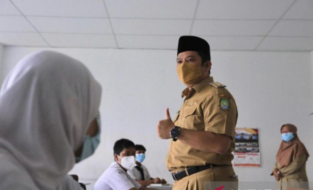 Wali Kota Tangerang Beri Dispensasi Pegawai Antar Anak ke Sekolah - GenPI.co Banten