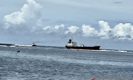 Kondisi Terkini Kapal Tanker yang Kandas di Pantai Sancang - GenPI.co Jabar