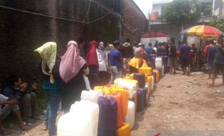 Warga Rela Jauh-Jauh ke Kota Cirebon untuk Antre Minyak Goreng - GenPI.co Jabar