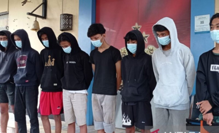 Polisi Tangkap 8 Remaja yang Lakukan Perang Petasan - GenPI.co Jabar