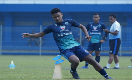 Teka-Teki Masa Depan David Rumakiek di Persib Terjawab - GenPI.co Jabar