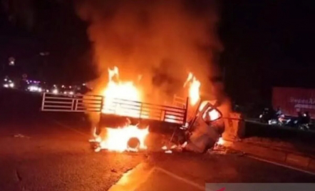 Kronologi Kecelakaan Terbakarnya Mobil Pikap di Subang, Ngeri - GenPI.co Jabar