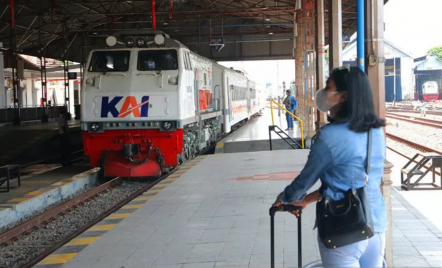 PT KAI Operasikan 20 Kereta Api Tambahan Selama Libur Nataru - GenPI.co Jabar