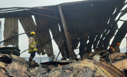 Api Kebakaran Pabrik Teripleks Baru Padam Setelah 70 Jam, Pemilik Rugi Miliaran - GenPI.co Jabar