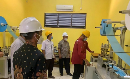 Masker Produksi SMKN 1 Loasarang Indramayu Diekspor ke China - GenPI.co Jabar