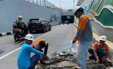 Viral, Underpass Dewi Sartika Depok Keluar Air - GenPI.co Jabar