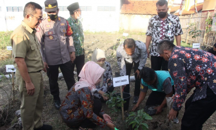 Lahan Eks Bengkok Kelurahan Limbangan Kulon Jadi RTH - GenPI.co Jateng