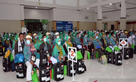 2 Jemaah Haji Debarkasi Solo Ditinggal di Medan, Ada Apa? - GenPI.co Jateng