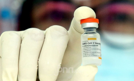 Kabar Baik! Ganjar Sebut Stok Vaksin Booster di Jawa Tengah Cukup - GenPI.co Jateng