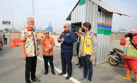 Cek Jalan Tol Semarang-Demak, Ganjar: Harapannya 15 Desember Bisa Dioperasikan - GenPI.co Jateng