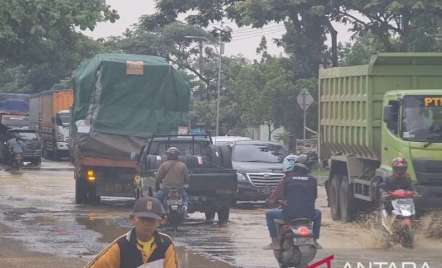 Sungai Kaliombo Pati Meluap, Jalur Pantura Tergenang Banjir Lalu Bikin Macet - GenPI.co Jateng