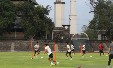 Latihan Perdana Timnas Indonesia U-23 di Solo, 7 Pemain Masih Absen - GenPI.co Jateng