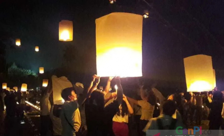 Wow! Ribuan Lampion Diterbangkan dalam Waisak di Candi Borobudur - GenPI.co Jateng