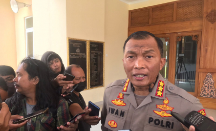 Anggota Polisi Dituding Todongkan Pistol Saat Geger di Keraton Solo, Ini Kata Kapolresta - GenPI.co Jateng