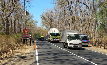 Ada Tambal Ban Mobile Gratis di Baluran, Catat Contact Personnya - GenPI.co Jatim