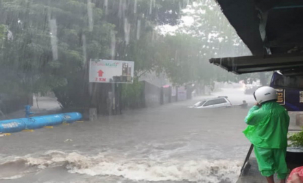 3 Jam Hujan, Kota Malang Dikepung Banjir - GenPI.co Jatim