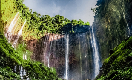 6 Air Terjun bak Tirai di Jatim yang Punya Pemandangan Memesona - GenPI.co Jatim