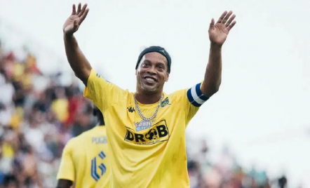 Ronaldinho Main di Stadion Kanjuruhan Malang, ini Harga Tiketnya - GenPI.co Jatim