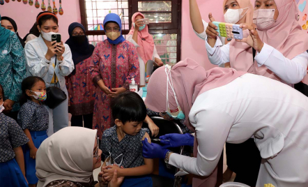 Surabaya Catatkan Fakta Mengejutkan di Bulan Imunisasi Anak - GenPI.co Jatim