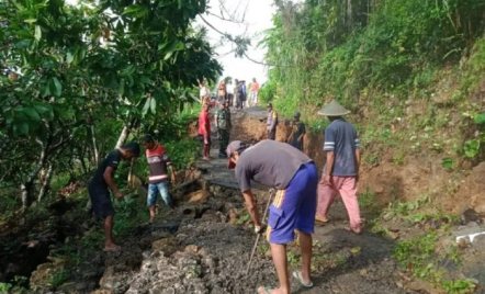 Longsor Trenggalek Terjadi di 5 Titik, Ya Ampun! - GenPI.co Jatim