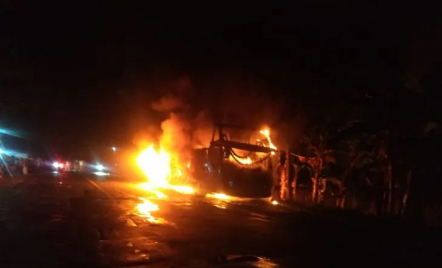 Fakta Bus Gunung Harta Terbakar di Situbondo, Diduga dari Powerbank - GenPI.co Jatim